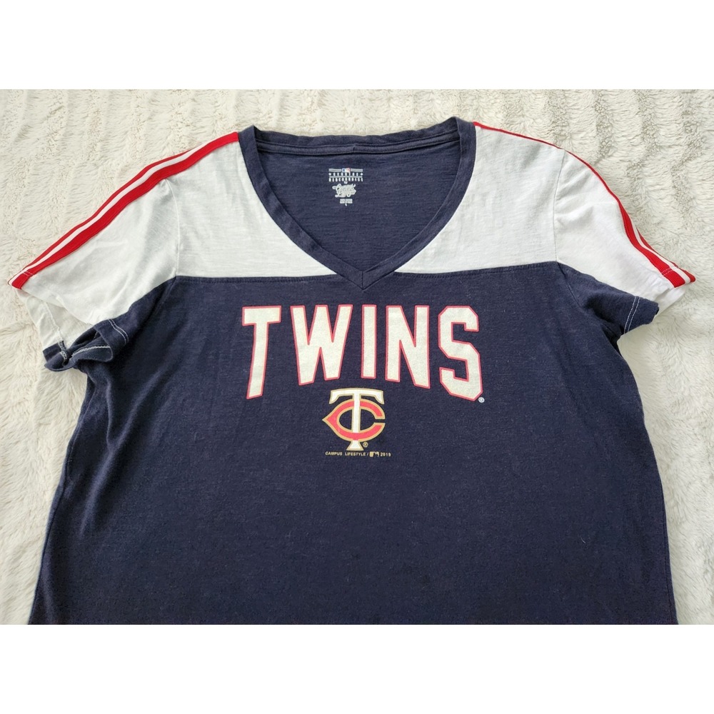 Campus Lifestyle Twins MLB Womens Graphic V Neck T Shirt Size Large - Picture 3 of 6